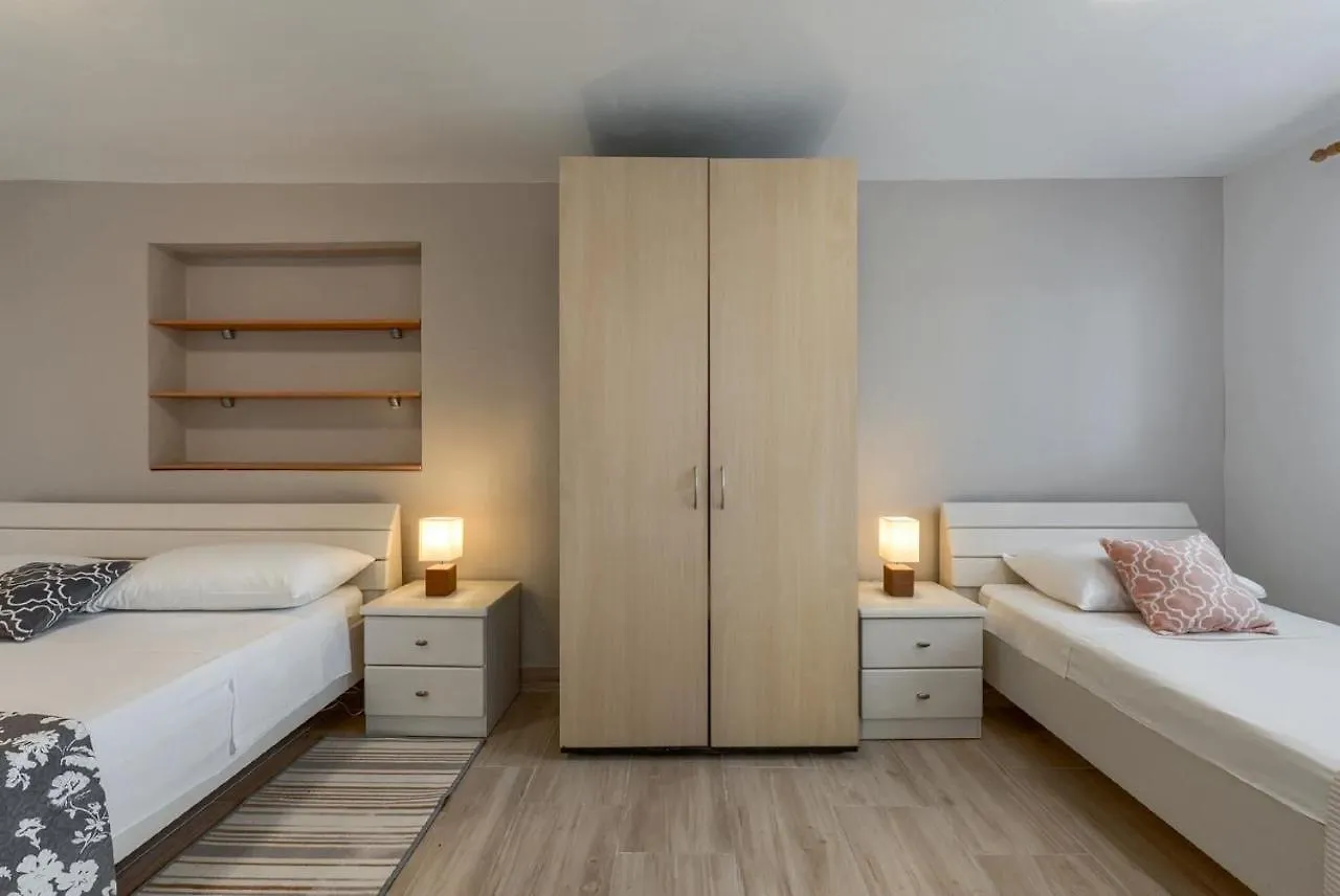 Apartment Pia Mera Zadar
