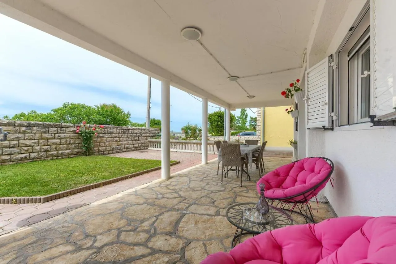 Apartment Pia Mera Zadar 0*,  Croatia
