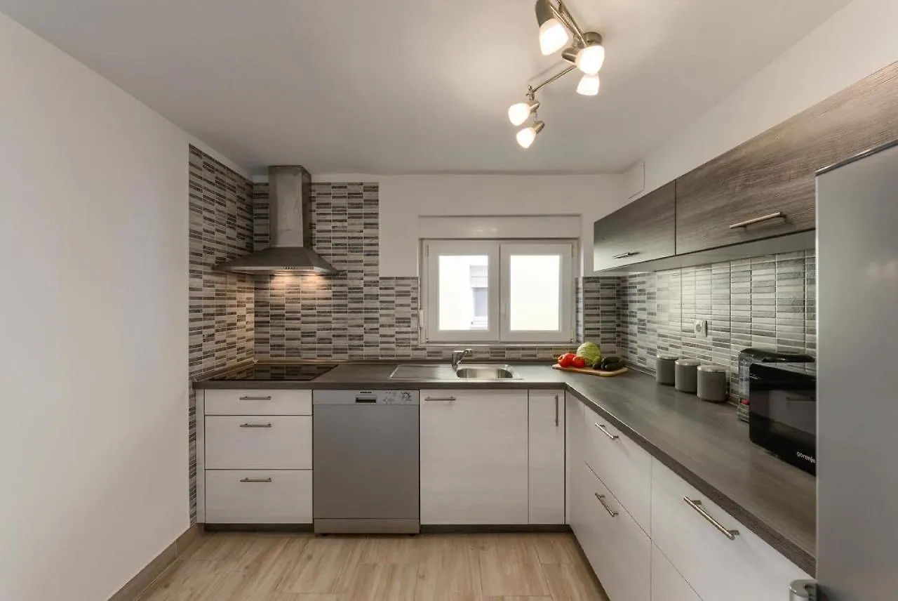 Apartment Pia Mera Zadar